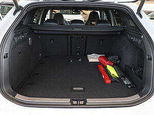 Volkswagen Passat R-Line 2.0 TDI 4M 32 navigation