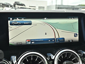 Mercedes-Benz GLA 200 AMG Line 9 navigation