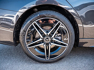Mercedes-Benz C 200 T AMG Line 5 navigation