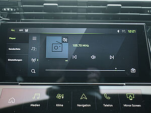 Peugeot 308 GT HYBRID 136 e-DSC6 12 navigation