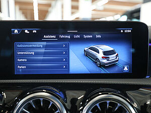 Mercedes-Benz A 180 AMG Advanced Plus 12 navigation