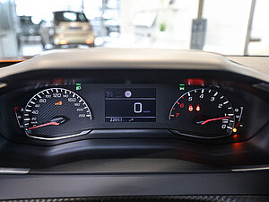 Peugeot 2008 Active Pack 18 navigation