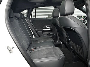 Mercedes-Benz GLA 200 AMG Line 4 navigation