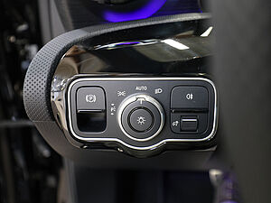 Mercedes-Benz A 180 AMG Advanced Plus 28 navigation
