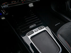 Mercedes-Benz A 200 d AMG Line 12 navigation