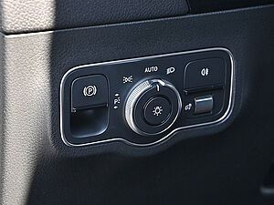 Mercedes-Benz GLA 180 Progressive 22 navigation