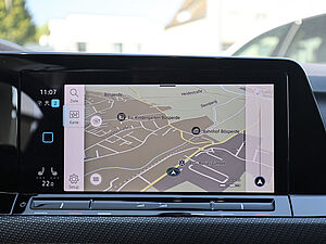 Volkswagen Golf VIII Variant R-Line 1,5 l eTSI DSG 14 navigation