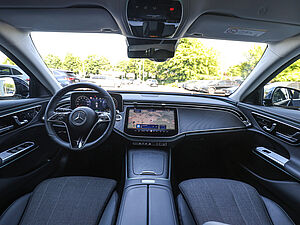 Mercedes-Benz E 300 de T Avantgarde Advanced Plus 8 navigation