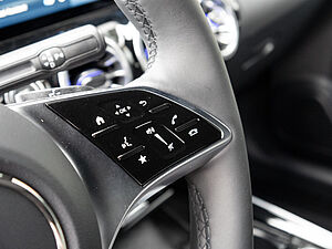 Mercedes-Benz GLA 180 Progressive Line Edition 18 navigation