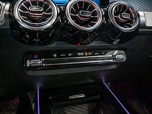 Mercedes-Benz GLB 200 d 11 navigation