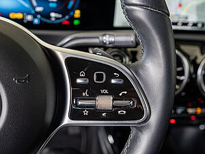 Mercedes-Benz CLA 250 e Progressive 16 navigation
