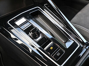 Volkswagen Golf VIII 1.5 e TSI Style DSG 18 navigation