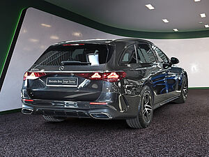 Mercedes-Benz E 220 T d AMG Line 4 navigation