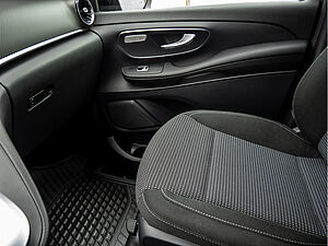 Mercedes-Benz V 250 d EDITION Lang AMG 17 navigation