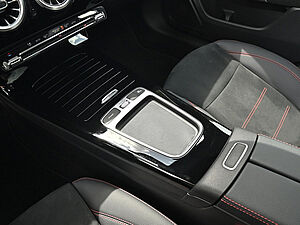 Mercedes-Benz A 200 AMG Sport Advanced Plus 14 navigation