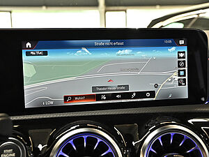 Mercedes-Benz A 250 e AMG Line 11 navigation