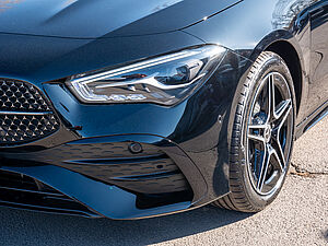 Mercedes-Benz CLA 200 Coupé AMG Line 28 navigation