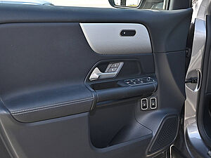 Mercedes-Benz GLA 250 e Style 27 navigation