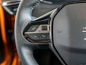 Peugeot 2008 e-Active Elektromotor 136 Automatik 14 navigation