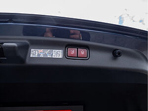 Mercedes-Benz C 300 AMG Sport Advanced Plus 27 navigation