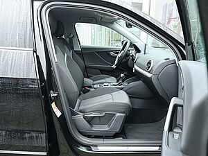 Audi Q2 35 TFSI S Line Black 2 navigation