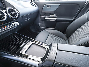 Mercedes-Benz GLA 180 Progressive Advanced 17 navigation
