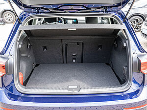 Volkswagen Golf VIII Life 1,5 l eTSI DSG 28 navigation