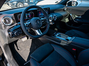 Mercedes-Benz CLA 200 Coupé AMG Line 6 navigation