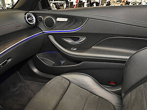 Mercedes-Benz E 200 Cabrio AMG Line 15 navigation