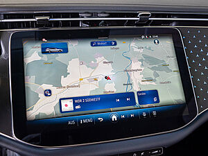 Mercedes-Benz E 300 e T Avantgarde Advanced Plus 10 navigation