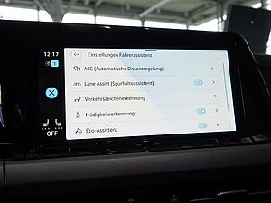 Volkswagen Golf VIII Variant Life 2.0 TDI DSG 14 navigation