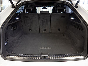 Audi Q8 50 TDI quattro S line 34 navigation