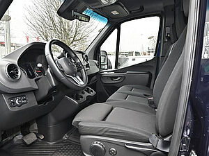 Mercedes-Benz Sprinter Kasten 319 CDI 4x4 11 navigation