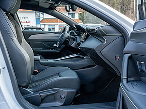 Peugeot 308 SW GT HYBRID 145 e-DSC6 2 navigation