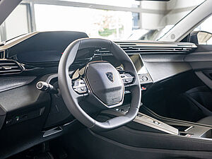 Peugeot 308 SW Allure BlueHDi 130 EAT8 17 navigation