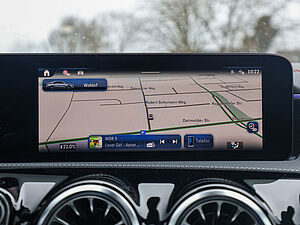 Mercedes-Benz CLA 180 AMG Line Edition 11 navigation