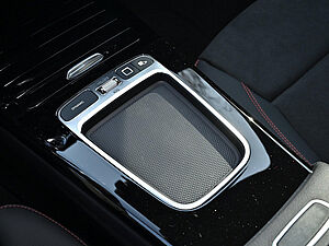 Mercedes-Benz A 180 AMG Line 12 navigation