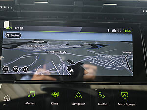 Peugeot 408 GT HYBRID 145 e-DSC6 13 navigation
