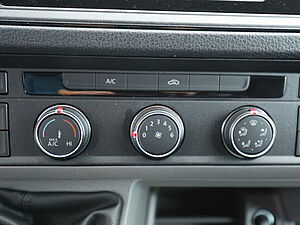Volkswagen Crafter KA 35 mittellang Hochdach FWD 14 navigation