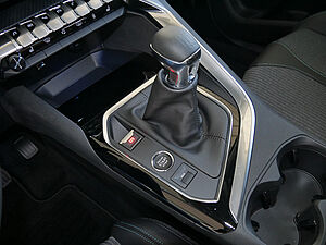 Peugeot 5008 Allure PT130 13 navigation