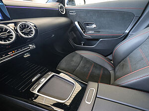 Mercedes-Benz CLA 200 d Coupé AMG Sport Advanced Plus 16 navigation