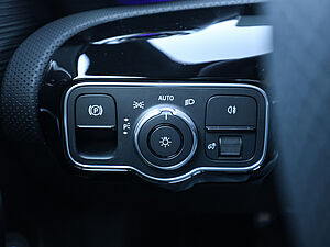 Mercedes-Benz CLA 200 Coupé AMG Line 28 navigation