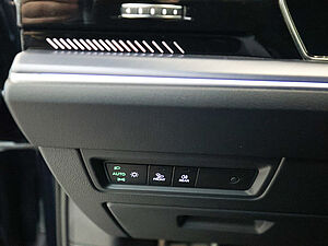 Volkswagen Touareg R-Line 3.0 TDI 4M 32 navigation