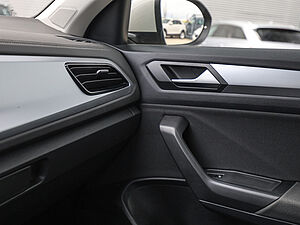 Volkswagen T-Roc Life 1.5 l TSI DSG 19 navigation