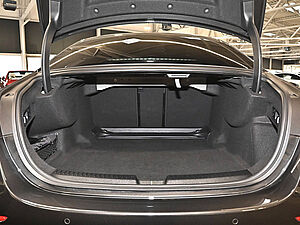 Mercedes-Benz E 220 d AMG Line 28 navigation