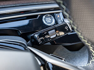 Peugeot 3008 GT HYBRID 136 e-DSC6 17 navigation