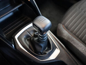 Peugeot 2008 Active Pack 15 navigation