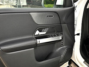Mercedes-Benz GLB 220 4M Progressive Advanced 27 navigation