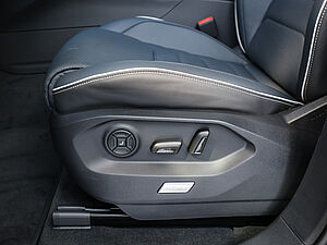 Volkswagen Touareg R-Line 3.0 V6 TDI 4M 31 navigation