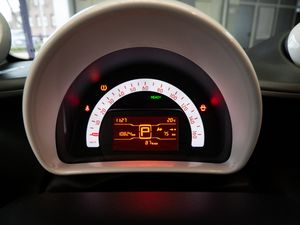 Smart fortwo coupe EQ DAB Klima Tempomat Bluetooth 19 navigation